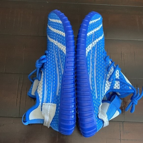 Twisted slip in and step out blue and gray sneakers size 9 - Picture 5 of 9